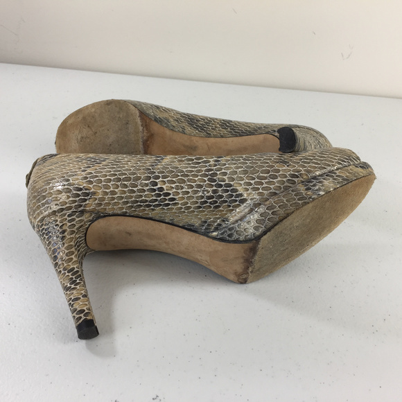 Stuart Weitzman 8 M Snake Skin plainfield heels - Picture 7 of 8